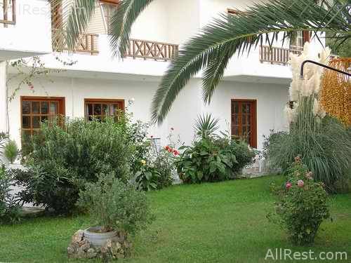 Alexandros Studios & Apartments 5